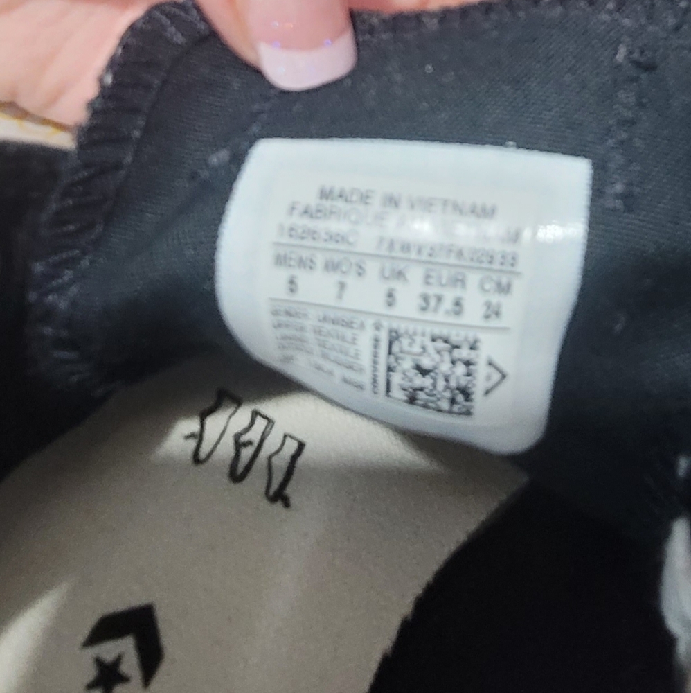 Converse - Picture 3 of 3